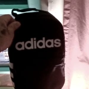 Addidas backpack-lunchbag wanted material to stay cool or warm
